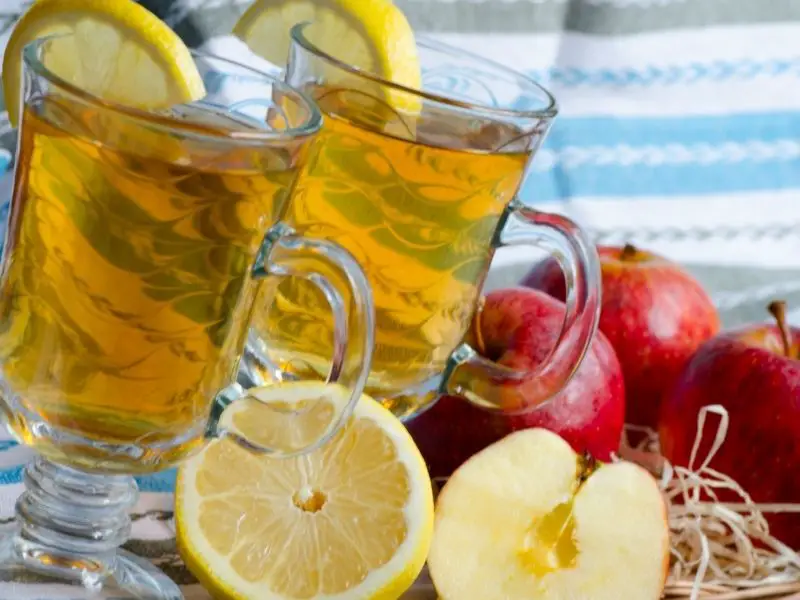 Apple and lemon juice