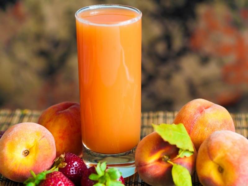 peach and strawberry juice