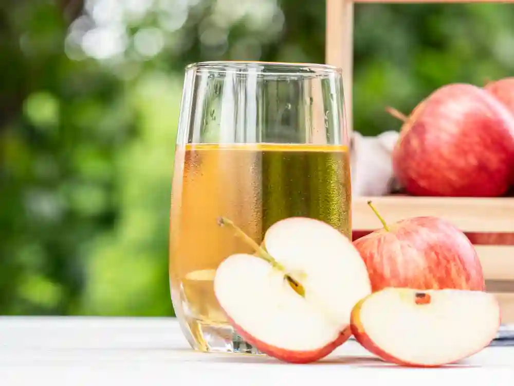 is-apple-juice-good-for-a-sore-throat-home-remedies-and-tips