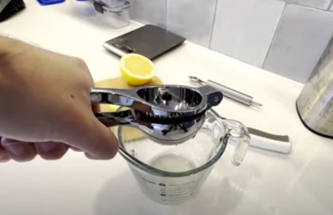 Better Extraction and Higher Yield: The Physics behind the Monkkino Lemon Squeezer Juicer