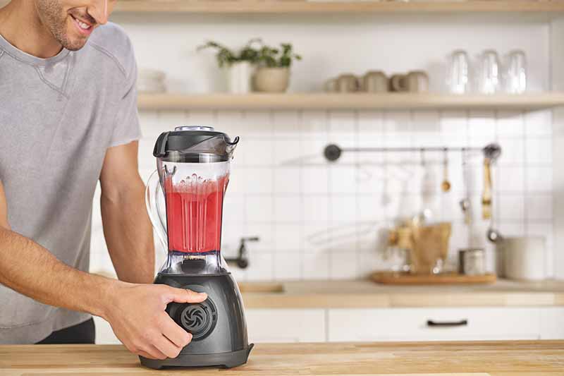 Nutribullet Juicer vs Breville Juicer Which One is the Ultimate Kitchen Warrior?